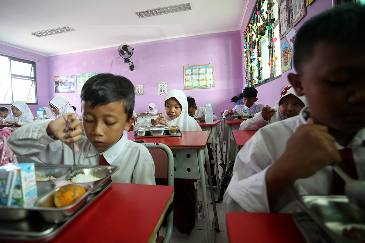 Makan Bergizi Gratis Dimulai: Langkah Nyata Pemerintah Tingkatkan Gizi Masyarakat

