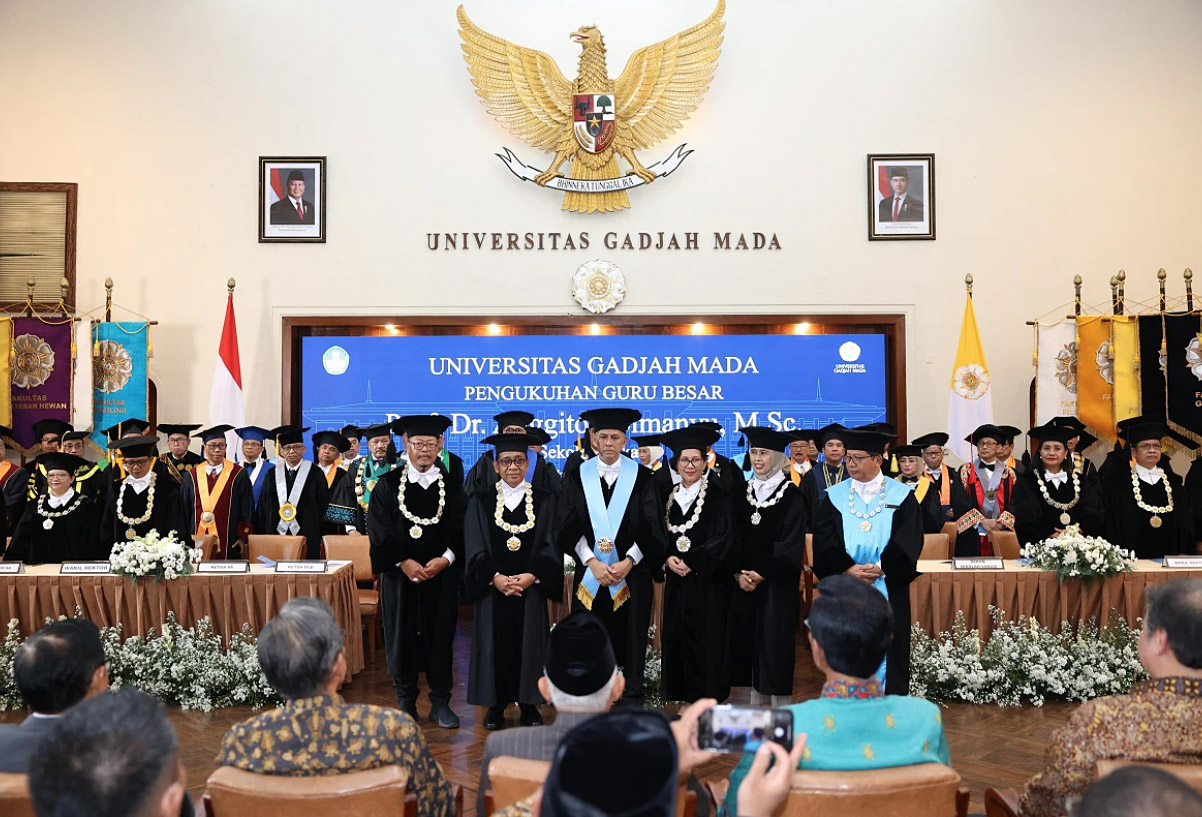 Wamenkeu Anggito Abimanyu Dikukuhkan sebagai Guru Besar UGM, Soroti Ekonomi Syariah