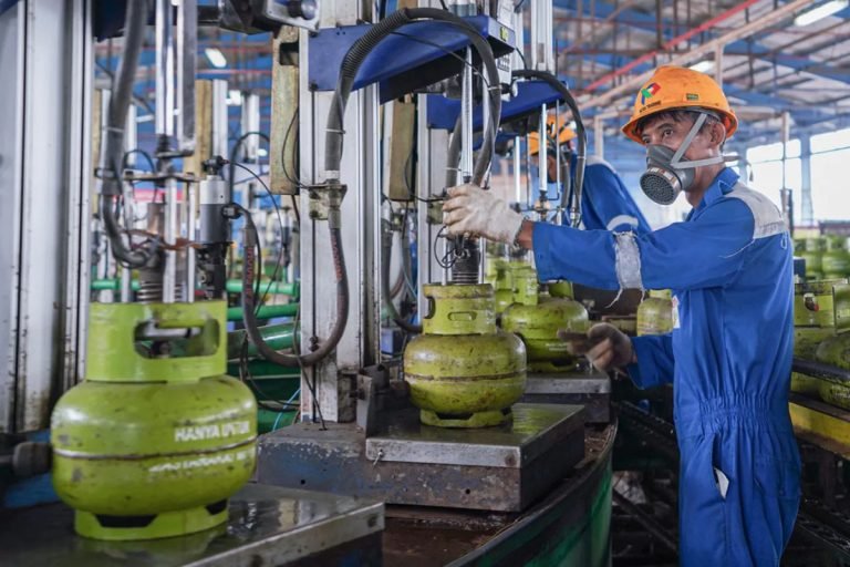 Kelangkaan LPG 3 Kg? Menteri ESDM Pastikan Stok Aman dan Tidak Ada Pemangkasan Kuota