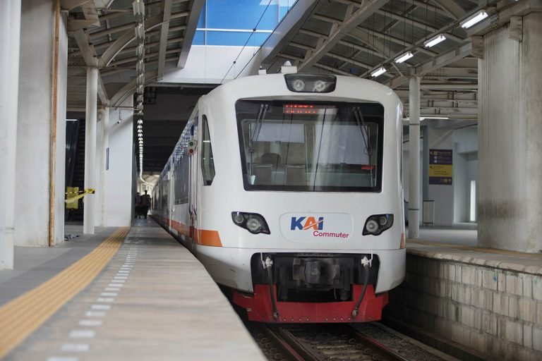 Perjalanan Hemat, Tiket Commuter Line Basoetta Mulai Rp5.000 Saja!