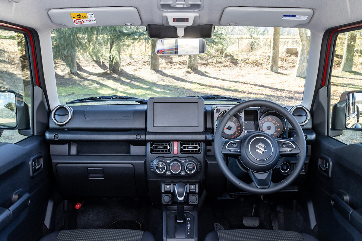 SUV Buatan India, Suzuki Jimny 5 Pintu Nomade Resmi Dijual di Jepang
