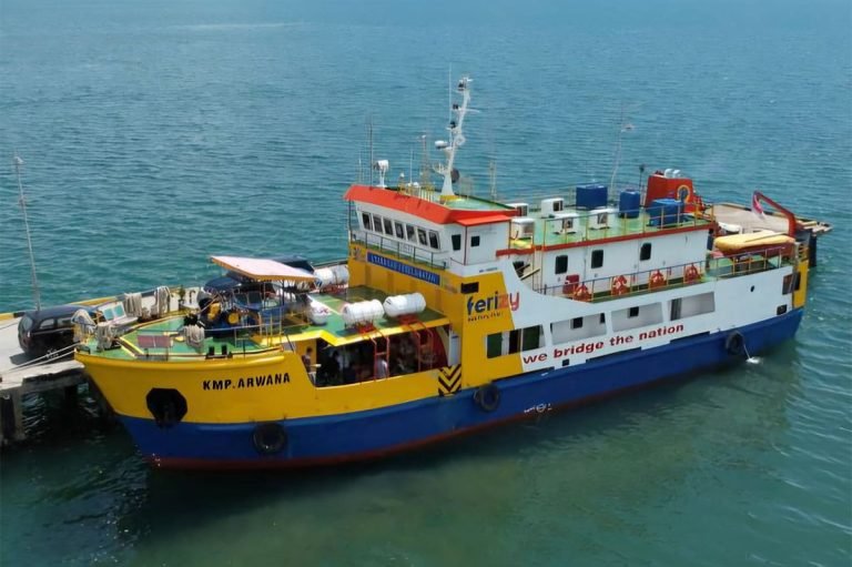 ASDP Bagikan 1.060 Tiket Kapal Gratis di 9 Lintasan Penyeberangan untuk Mudik Lebaran