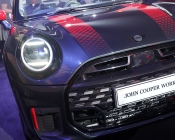 MINI John Cooper Works Meluncur: Sporty, Modern, dan Ramah Lingkungan