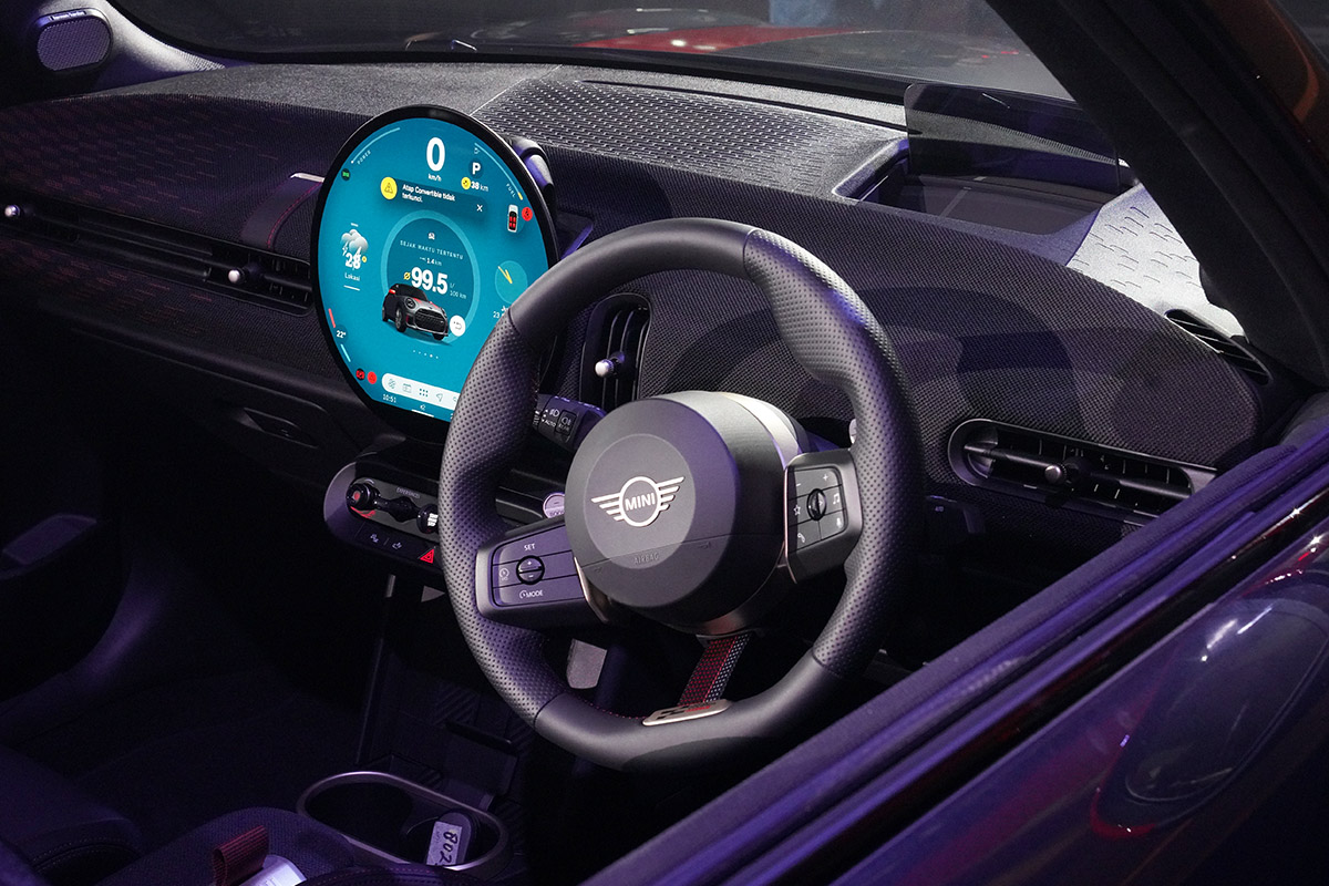 MINI John Cooper Works Meluncur: Sporty, Modern, dan Ramah Lingkungan