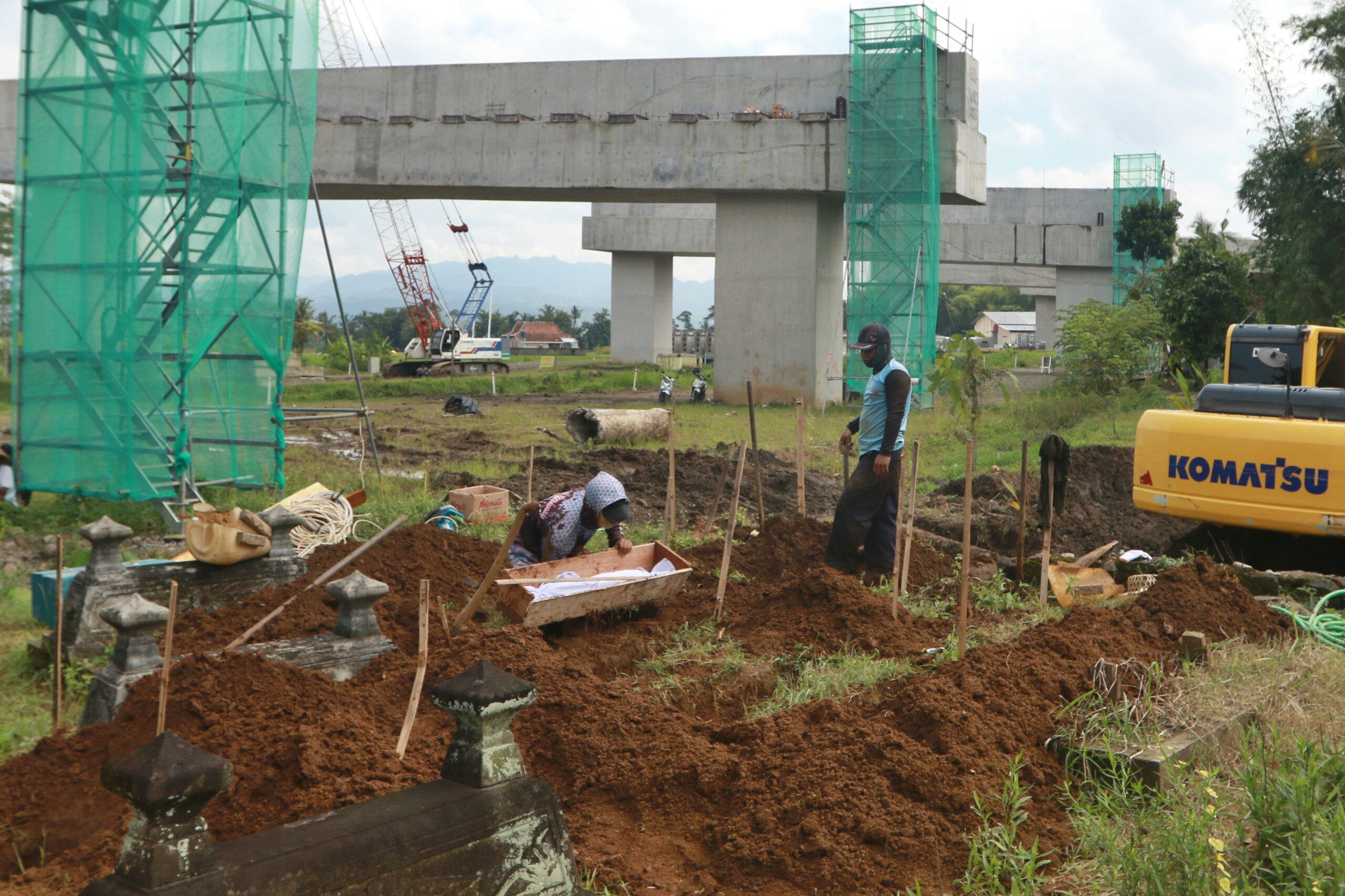 Potret Sunyi Relokasi Makam di Tengah Proyek Tol Yogyakarta-Bawen