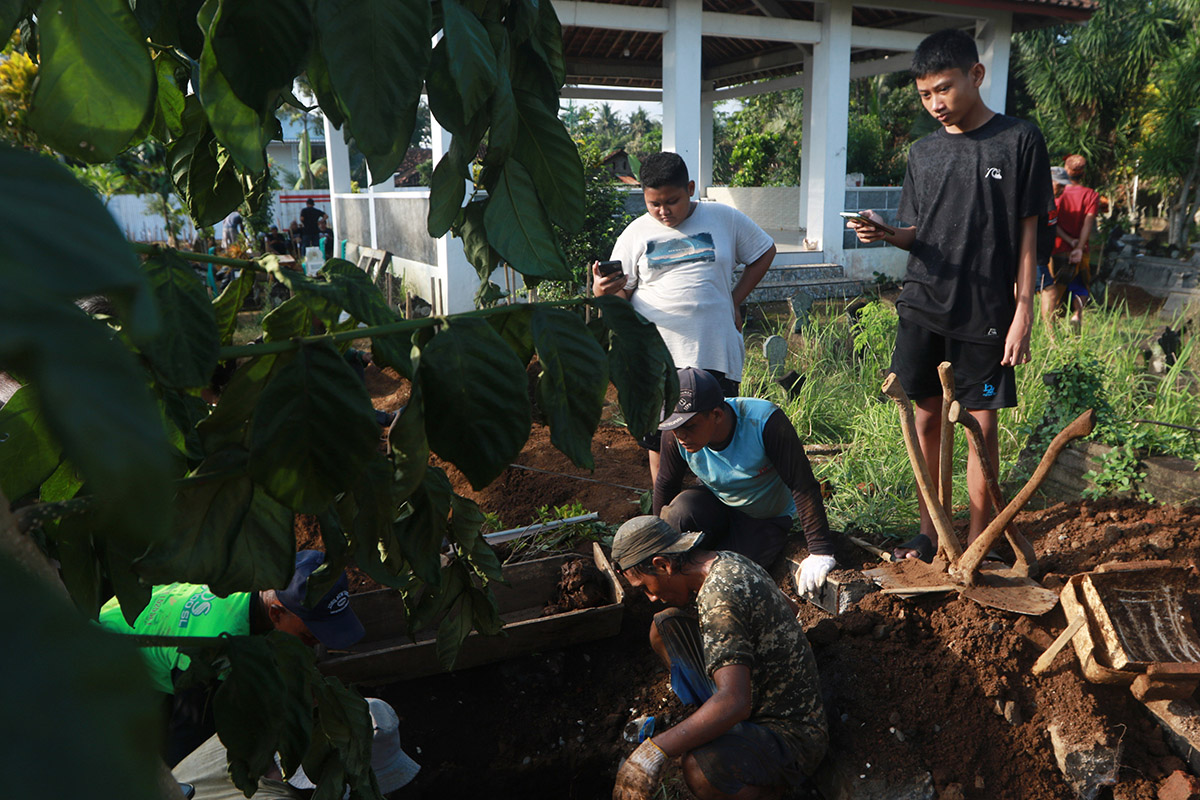 Potret Sunyi Relokasi Makam di Tengah Proyek Tol Yogyakarta-Bawen