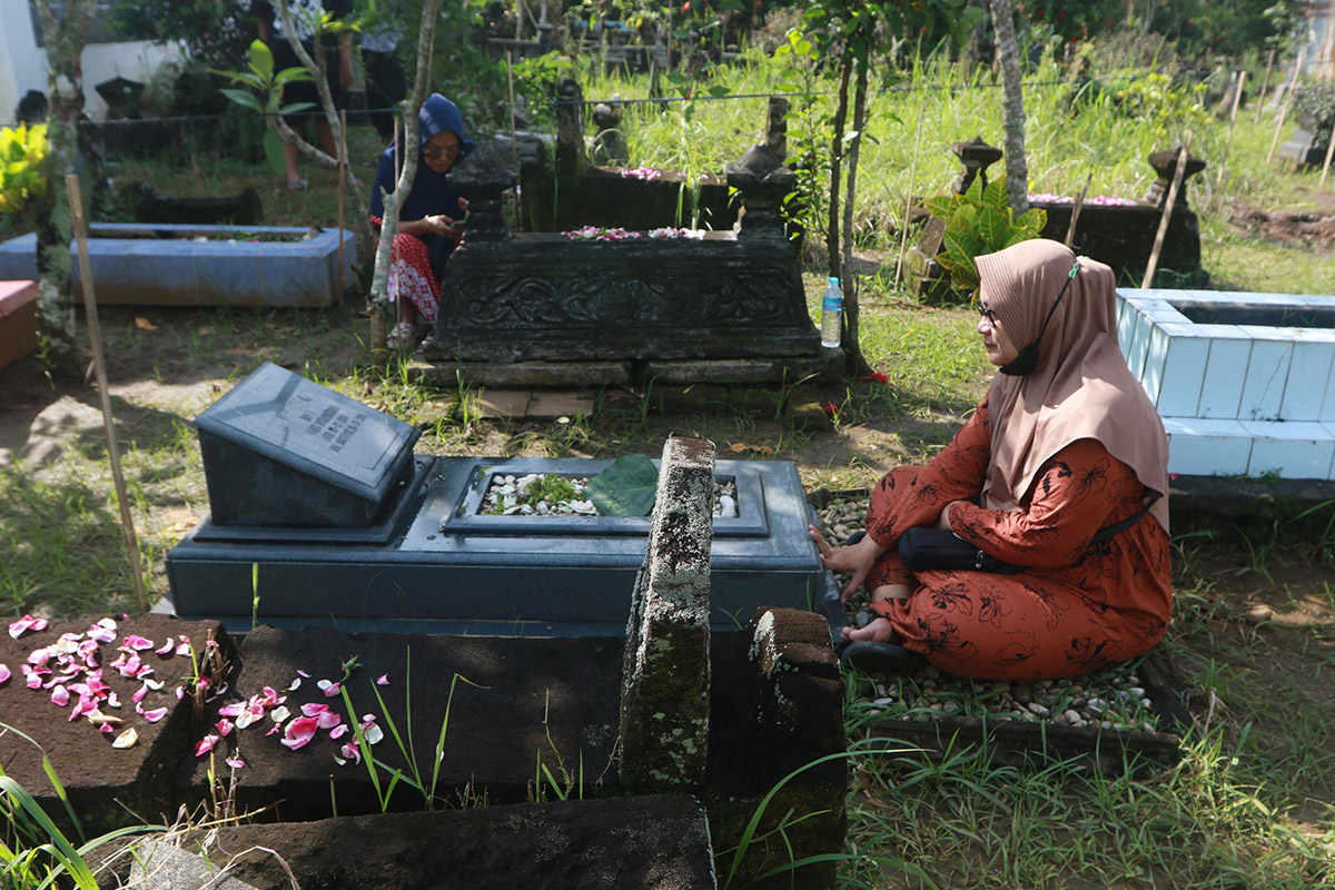 Potret Sunyi Relokasi Makam di Tengah Proyek Tol Yogyakarta-Bawen