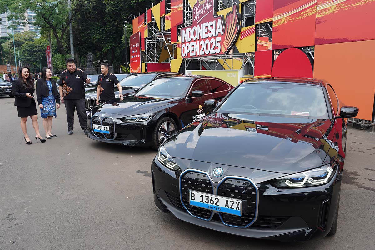 Dukung Indonesia Open 2025, BMW Serahkan Mobil VIP untuk Atlet dan Tamu