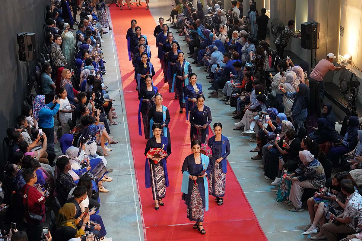 Belantara Budaya Indonesia Tampilkan Fashion 498 Perempuan Berkebaya 