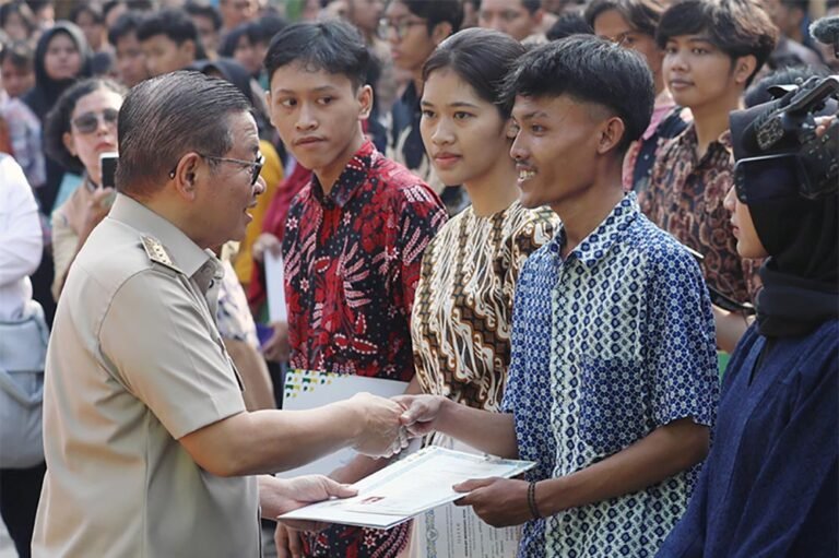 1.315 Ijazah Sudah Diputihkan, Pramono Anung Targetkan 6.652 di 2025