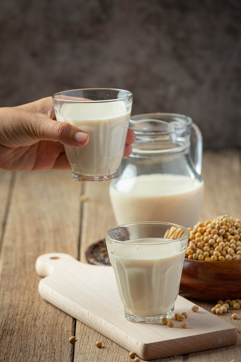 Rekomendasi 7 Minuman Sehat yang Aman untuk Pengidap Asam Lambung