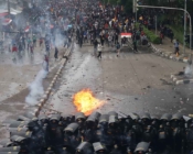 Demo DPR Ricuh, Gas Air Mata dan Bom Molotov Meluas hingga Pejompongan
