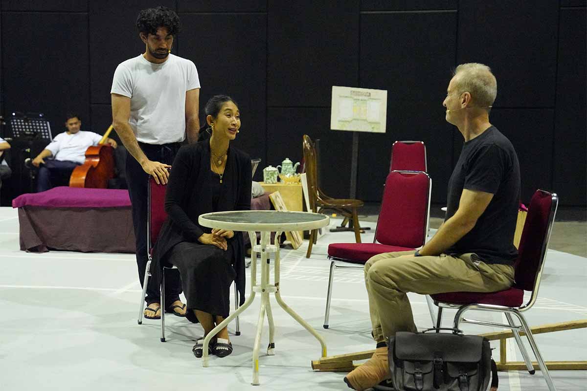 Rahasia Dibalik Teater “Bunga Penutup Abad”, Ada Adegan yang Bikin Penonton Terharu