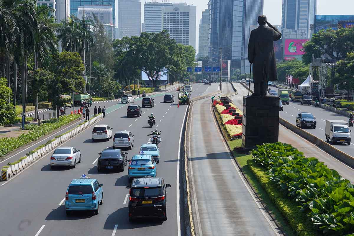 Mobil Holden Torana Kembali Antar Bluebird Rayakan HUT RI ke-80
