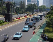 Mobil Holden Torana Kembali Antar Bluebird Rayakan HUT RI ke-80
