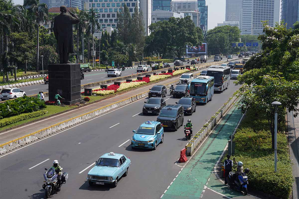 Mobil Holden Torana Kembali Antar Bluebird Rayakan HUT RI ke-80
