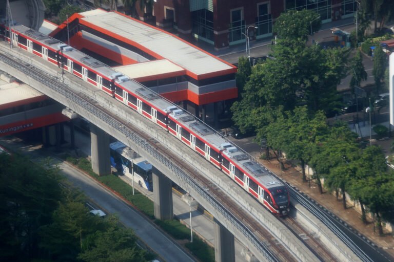 Diskon Diperpanjang 2 Hari, Naik Transportasi di Jakarta Cuma Rp80 Aja