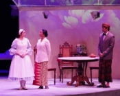 Kisah Nyai Ontosoroh dan Minke Kembali Hidup Lewat Teater Bunga Penutup Abad