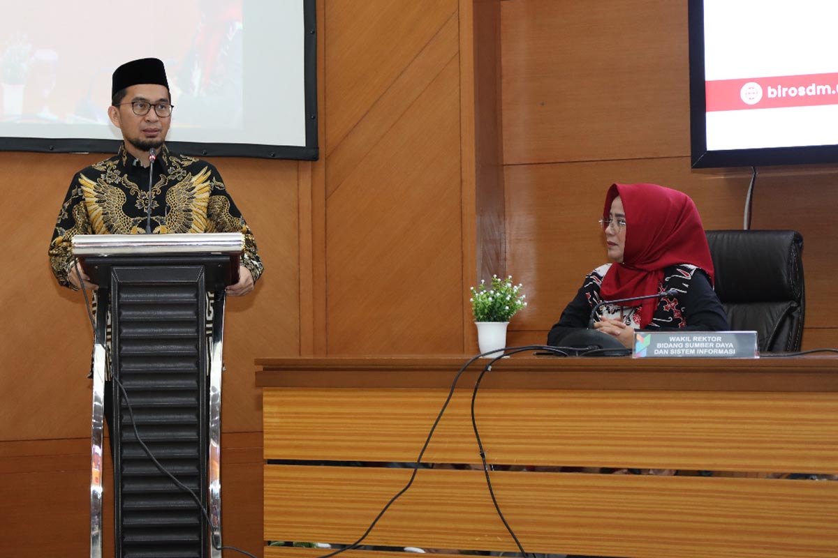 Ustadz Adi Hidayat Resmi Jadi Dosen Tetap di Sekolah Pascasarjana UPI
