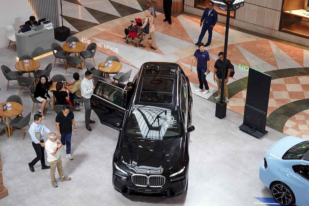 Bikin Terpukau, BMW dan MINI Bawa Mobil Premium ke Plaza Senayan