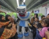 Pecahkan Rekor MURI, Ribuan Pelajar Serentak Naik Commuter Line