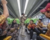Pecahkan Rekor MURI, Ribuan Pelajar Serentak Naik Commuter Line