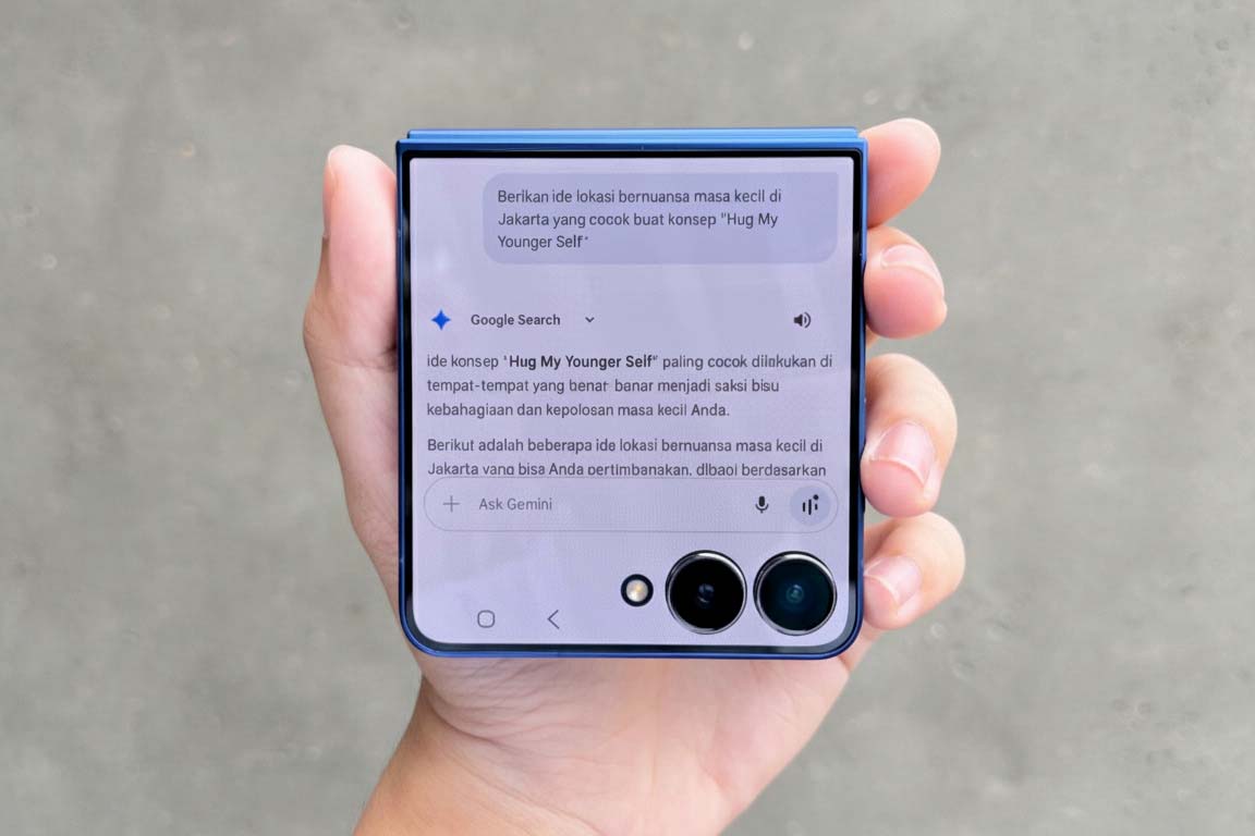 Samsung Galaxy Z Flip7 Bikin Tren “Hugging My Younger Self” Makin Emosional