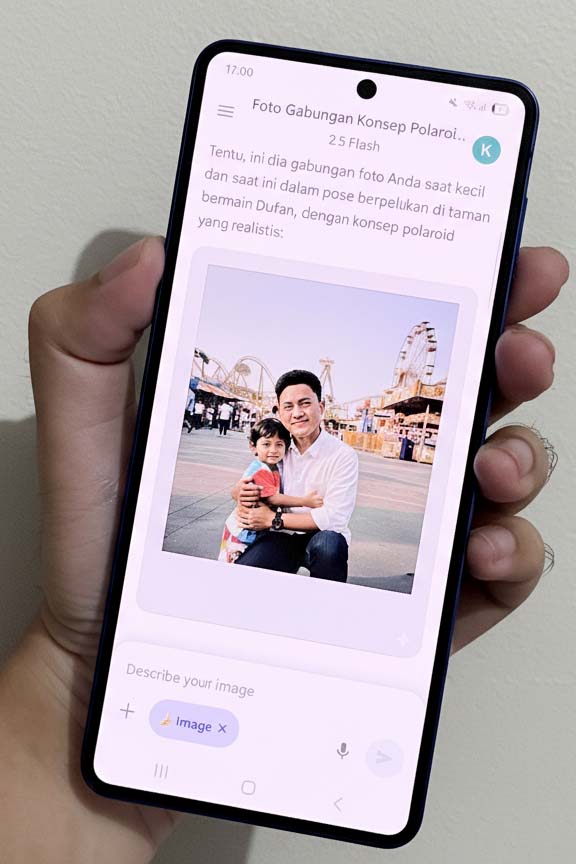 Samsung Galaxy Z Flip7 Bikin Tren “Hugging My Younger Self” Makin Emosional