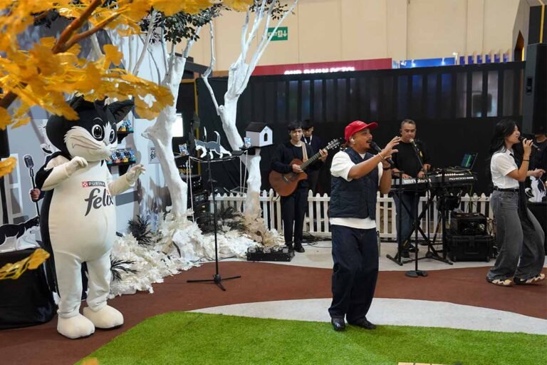 Kucing Jadi Inspirasi Musik, Begini Cerita Sal Priadi di Panggung PURINA FELIX