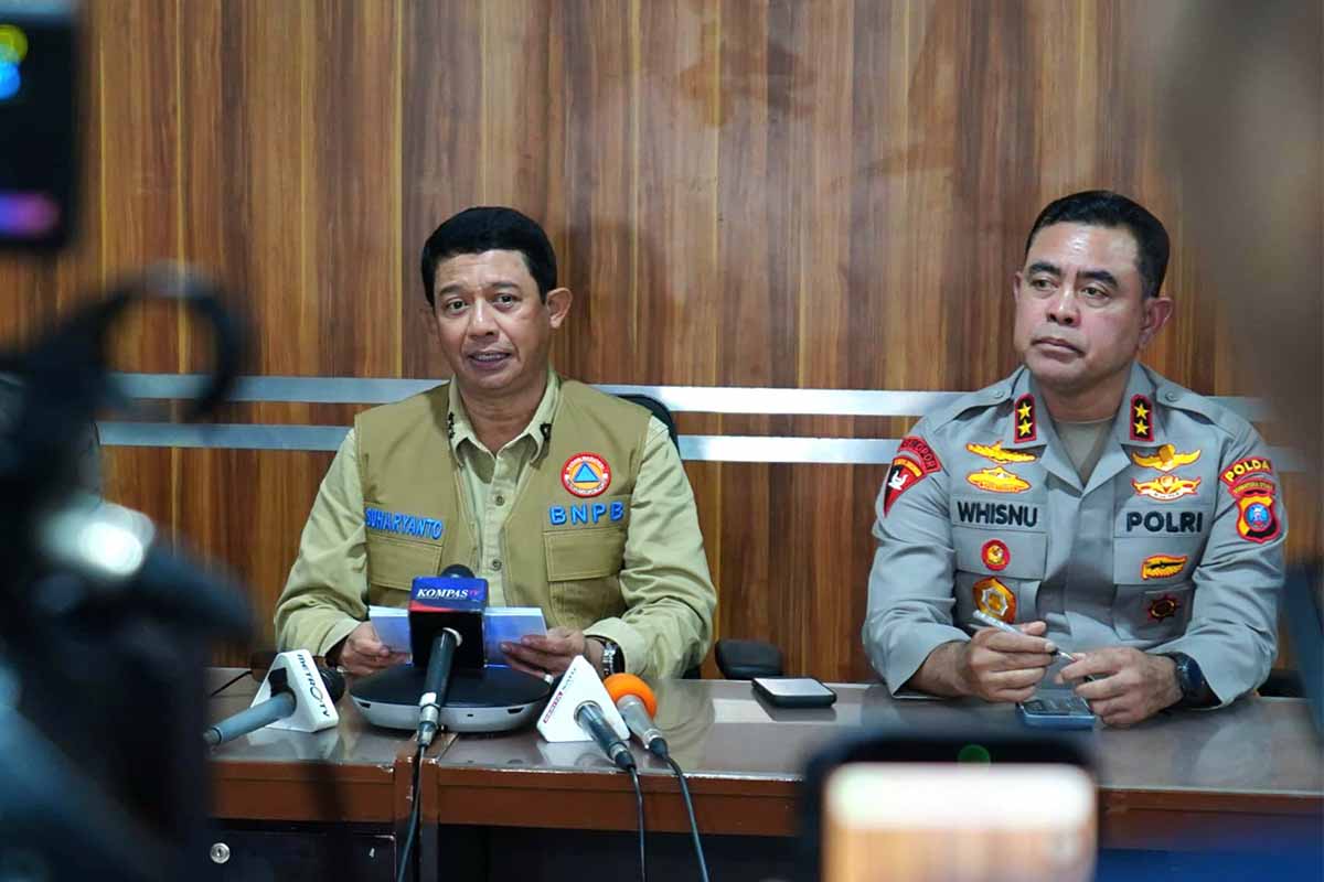 Longsor dan Banjir Lumpuhkan Sumatra, BNPB Sebut 174 Tewas Puluhan Hilang