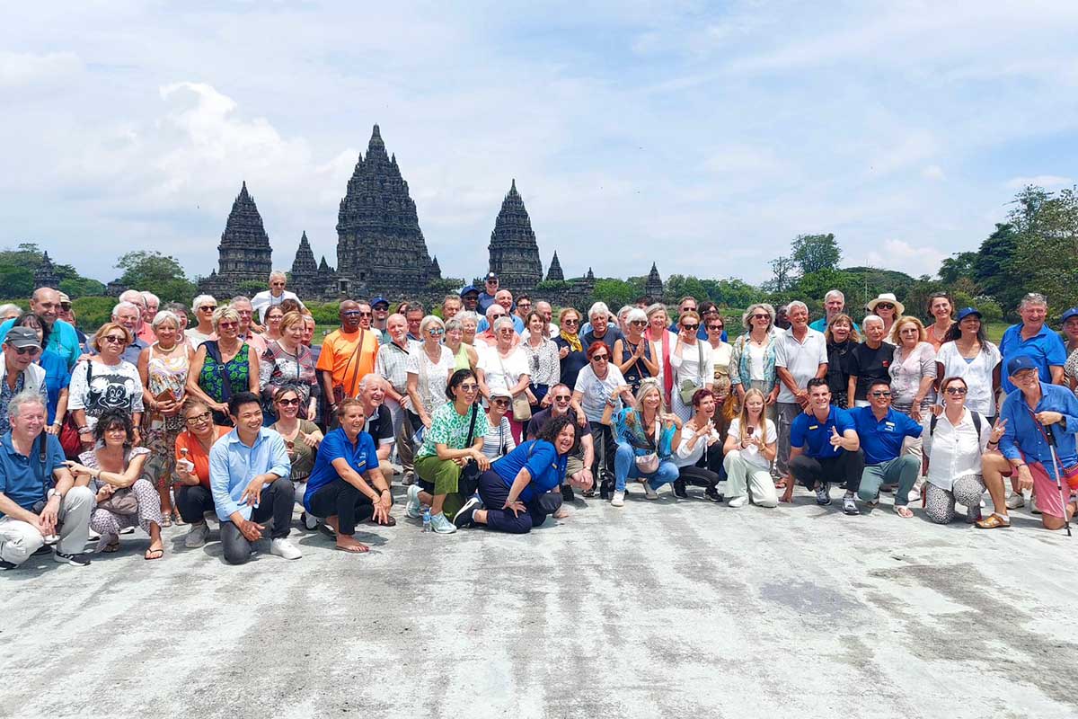 Wisata Premium di Borobudur dan Prambanan Bikin Turis Prancis Takjub