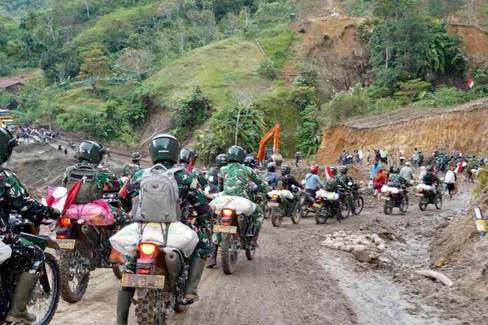 Ratusan Personel TNI Dikerahkan, Bantuan Pangan Kementan Tembus ke Pedalaman Aceh Ratusan Personel TNI Dikerahkan, Bantuan Pangan Kementan Tembus ke Pedalaman Aceh