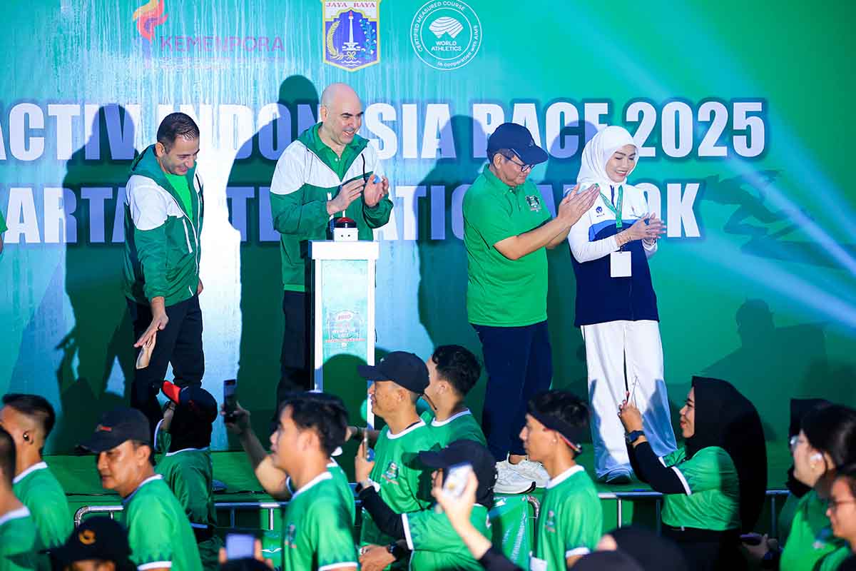 Monas Jadi Lautan Hijau, Ribuan Pelari Padati Jakarta International 10K