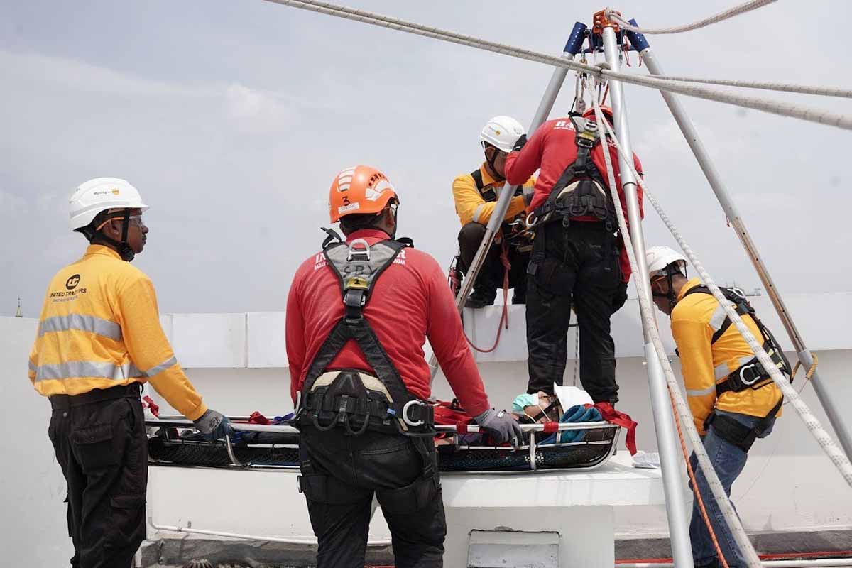 Cara United Tractors Perkuat Kesiapsiagaan, dari Reboisasi hingga Simulasi Gempa