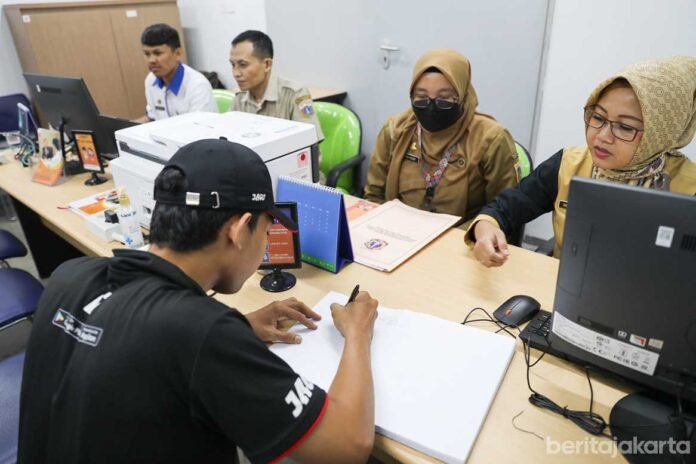 ASN DKI Bisa WFA Akhir Tahun, Pramono Pastikan Layanan Publik Tetap Jalan