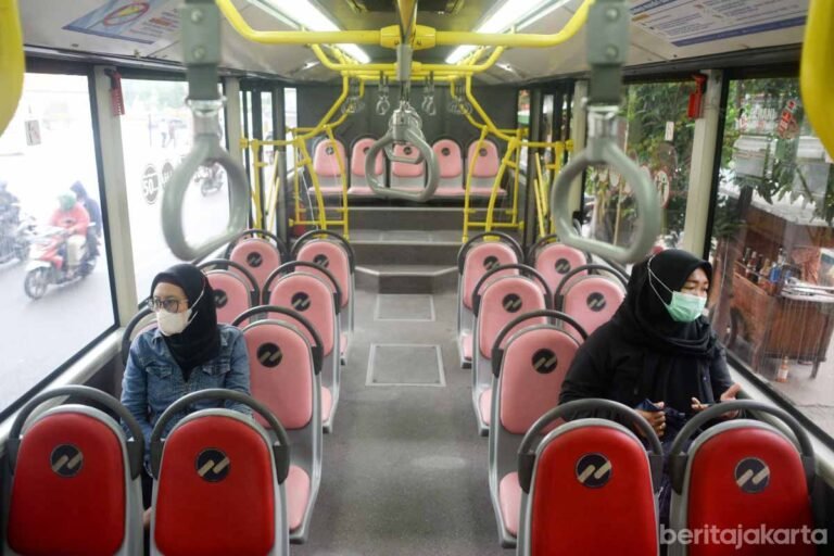 Naik Bus Makin Aman, Transjakarta Siapkan Ruang Khusus Perempuan