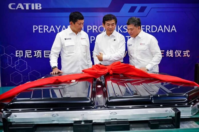 Masa Depan Kendaraan Listrik, Pabrik Baterai Raksasa Siap Dibangun di Karawang Masa Depan Kendaraan Listrik, Pabrik Baterai Raksasa Siap Dibangun di Karawang