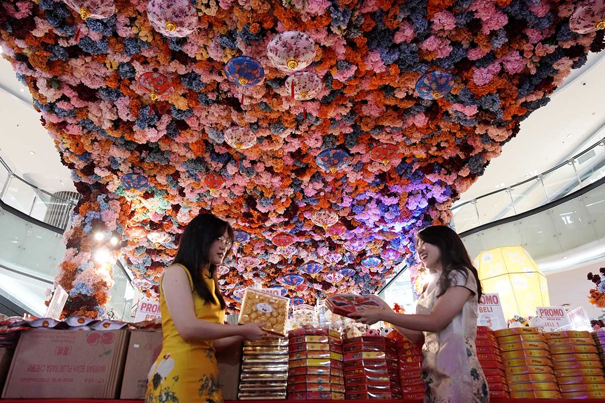 Taman Bunga Raksasa Hiasi Atrium Lippo Mall Puri