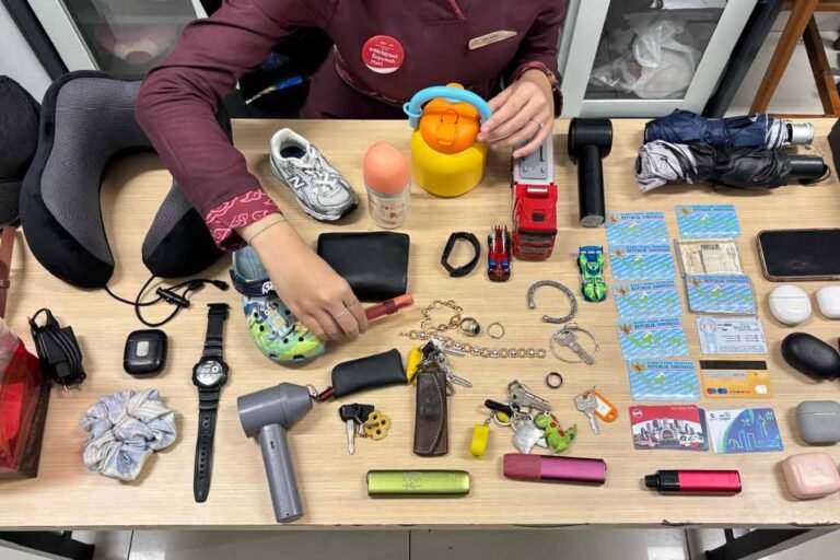 Libur Nataru Ratusan Barang Tertinggal di Kereta Cepat Whoosh, Ini yang Paling Banyak