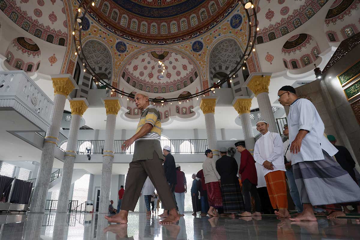 Pesona Masjid Al-Fajri Tampil Bak Blue Mosque Istanbul Turki