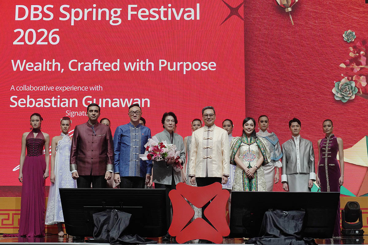 Koleksi Jie Karya Sebastian Gunawan Hidupkan DBS Spring Festival 2026
