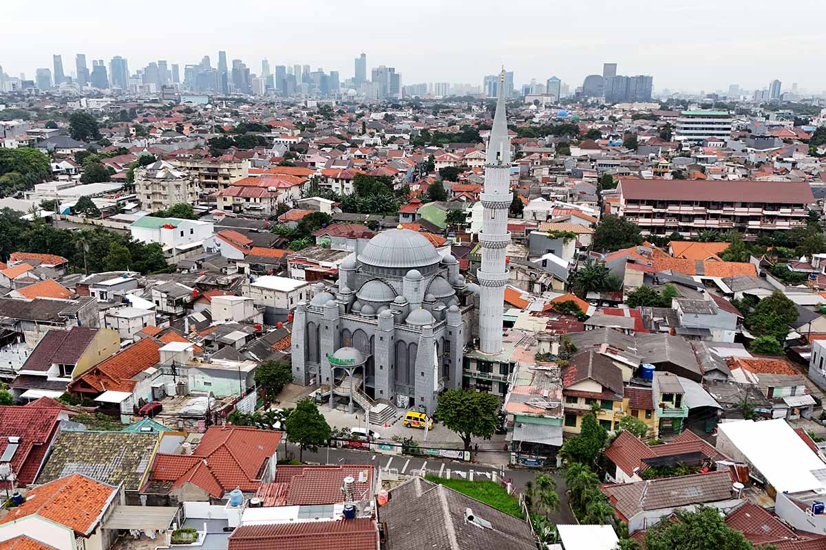 Pesona Masjid Al-Fajri Tampil Bak Blue Mosque Istanbul Turki