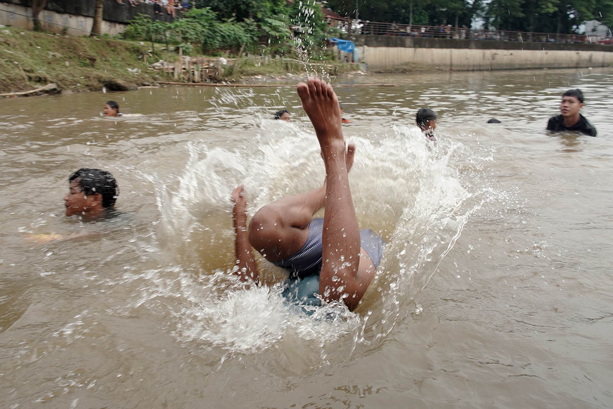 Sambut Ramadan, Warga Babakan Keramas Bareng di Sungai Cisadane