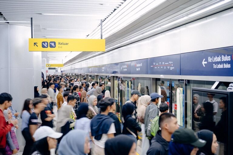 Tarif Rp1 Bikin MRT Jakarta Meledak, Penumpang Tembus 135 Ribu