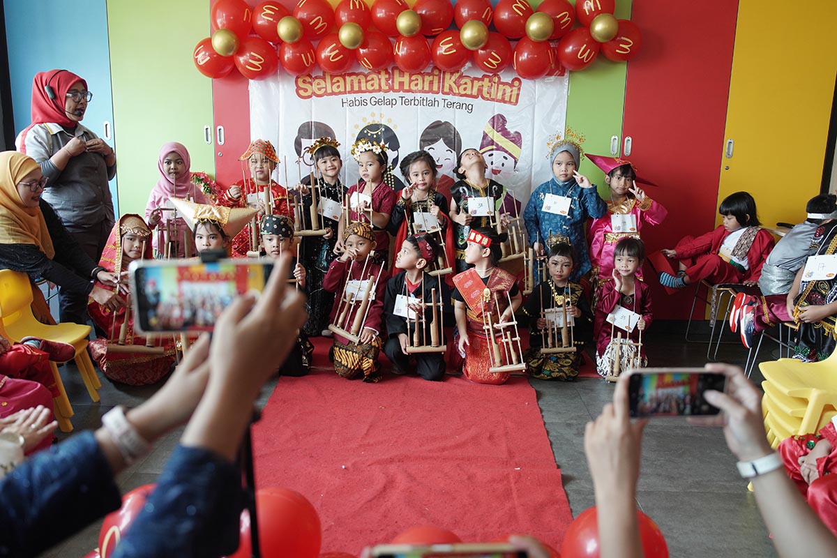 Bikin Gemas, Fashion Show Anak PAUD Warnai Peringatan Hari Kartini