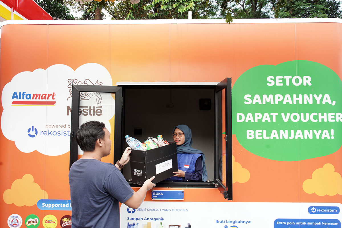 Warga Kini Bisa Buang Sampah Dapat Voucher Belanja, Begini Caranya