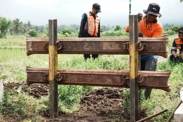 KAI Daop 5 Tutup Perlintasan Liar di Cilacap, Risiko Kecelakaan Dinilai Tinggi