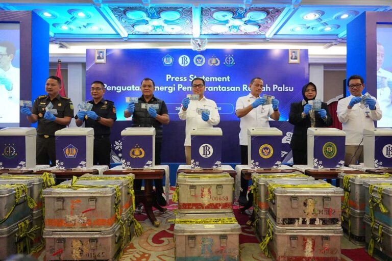 Ratusan Ribu Uang Rupiah Palsu Dimusnahkan, Nilainya Bikin Kaget