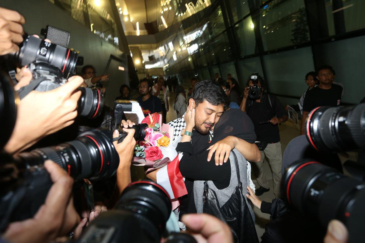 Tangis Haru Sambut 9 WNI di Indonesia Usai Ditahan Israel