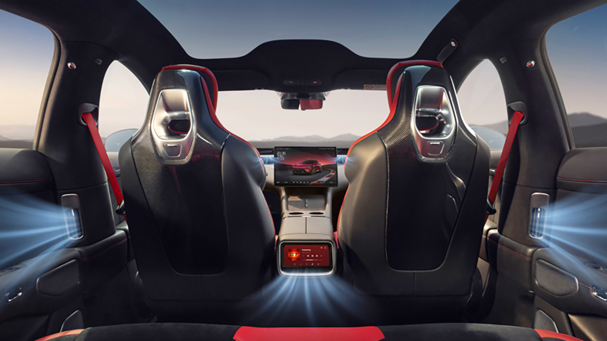 CEO Lei Jun Antar Langsung Mobil Listrik Xiaomi YU7 GT, Akselerasinya Bikin Tercengang